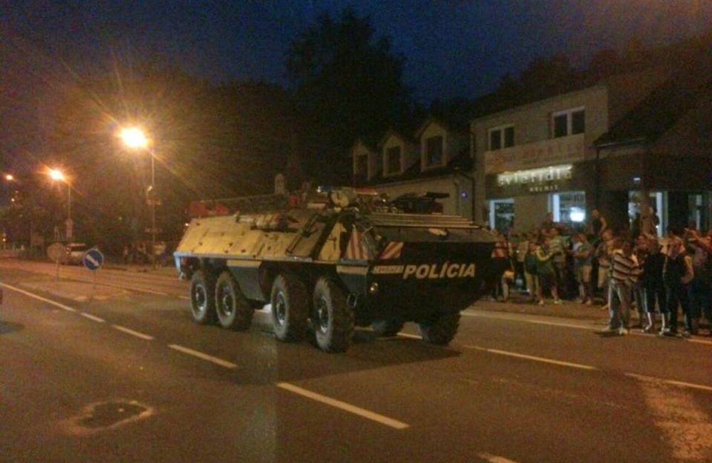 Foto: V Liptovskom Mikuláši postrelili policajta, na mieste zasahujú žilinskí kukláči
