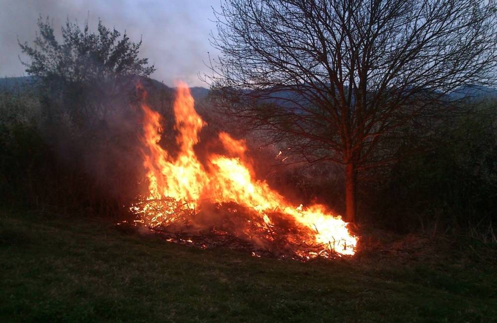 Foto: V Trnovom opäť horelo, tentokrát zasahovali dobrovoľní hasiči