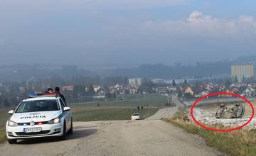 Na ceste medzi Rosinou a Bytčicou došlo k nehode, vozidlo zostalo prevrátené naboku