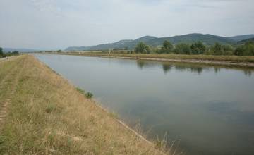 V Hričovskom kanáli objavili nehybné telo muža