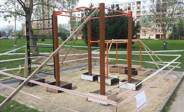 Na Solinkách vyrástol nový workout park