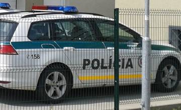 Na linke 158 muž oznámil, že spácha samovraždu, policajti mu v tom zabránili