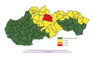 Pozor na povodne! SHMÚ vydal výstrahy