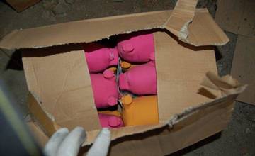 Mladíci kradli chovateľské potreby, vodoinštalačný materiál aj mäso