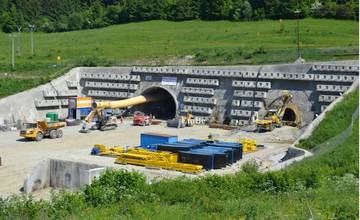 Dnes oficiálne začnú raziť tunel Višňové