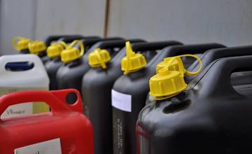 Otec a syn z Kysúc podvádzali s pohonnými hmotami