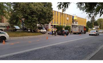 Ďalšia vážna nehoda motorky a osobného automobilu, tentokrát na Hlinskej