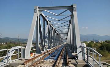 Aktuálne! Pri Tepličke nad Váhom chcel na železničnom moste muž spáchať samovraždu