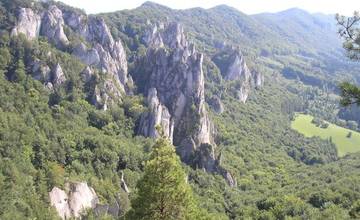 Aktuálne: Na Súľovských skalách mal spadnúť horolezec z výšky 15 metrov