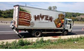 Na rakúskej diaľnici sa udusili v dodávke s logom HYZA desiatky utečencov