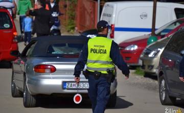 Pri obci Mojš sa chcel obesiť muž. Na strom si uviazal lano, mestská polícia dorazila práve včas