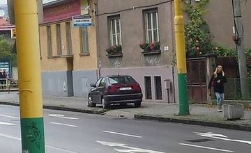Ďalšie parkovanie "zadarmo"? Na Spanyolovej ulici sa opakuje situácia z Hviezdoslavovej