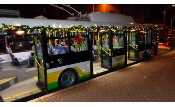 Vianočný trolejbus bude jazdiť aj tento rok