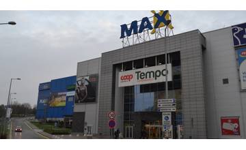 Stále nemáte darčeky? Tieto nákupné centrá sú dnes otvorené