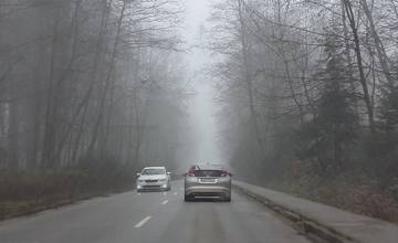 Nehody aj na Štedrý deň? 13 vodičov za 5 minút v hmle a bez svetiel, alebo na dennom svietení