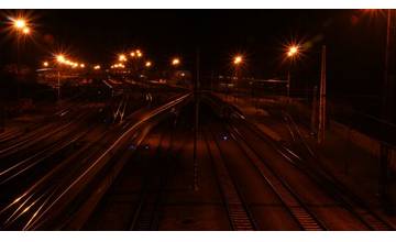Aktuálne: Na železničnej trati pri Varíne došlo k poškodeniu trolejov. Vlaky budú meškať