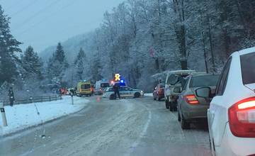 Vážna dopravná nehoda sa stala pred obcou Marček