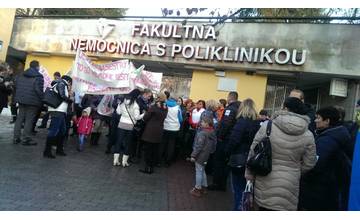 Sestry dnes pochodom cez mesto upozornili na odchod z nemocnice