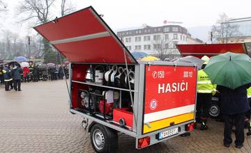 Trnovskí hasiči dostali protipovodňový vozík