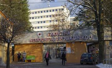 Razia v žilinskej nemocnici: 12 lekárov skončilo na polícii, má ísť o státisícové podvody