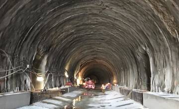 Čoskoro prerazia druhý diaľničný tunel pri Žiline, ktorý má 2367 metrov
