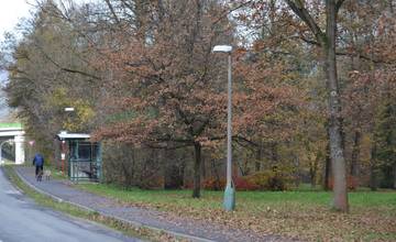 V mestskej časti Rosinky sa muž pokúsil o samovraždu v aute