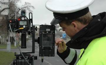 Dnes začal rýchlostný maratón, 24 hodín budú na ceste policajti merať rýchlosť
