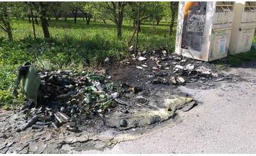 V noci horeli ďalšie kontajnery na separovaný odpad, tentokrát v časti Žilina - Závodie