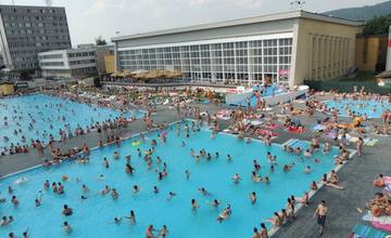 Mestská krytá plaváreň Žilina otvára vonkajšie bazény