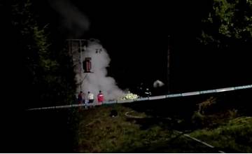 Požiar vypukol aj na sídlisku v Čadci, horí aj transformátor elektrického vedenia