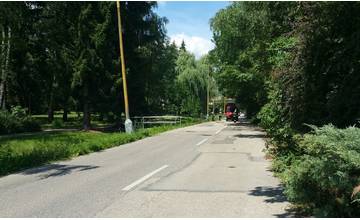 Na Bôriku spadol strom, cesta je dočasne neprejazdná