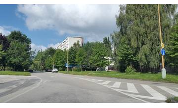 Na ulici Matice Slovenskej vodiči odbočujú do zákazu, mestská polícia už rozdáva pokuty