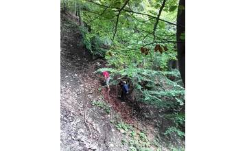 Pod Malým Rozsutcom uviazla skupinka turistov z Dánska, pomáhali im horskí záchranári