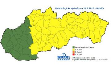 SHMÚ varuje pred dažďom so zrážkami 30 - 50 mm