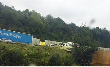 AKTUÁLNE: Pri Strážove je na ceste skrížený kamión, zvýšte opatrnosť