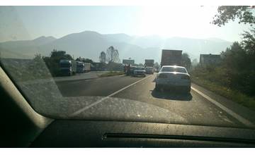 Pri Strečne sa zrazili 3 autá, rátajte so zdržaním