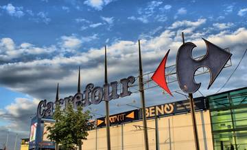 Carrefour môže predsa len skončiť v konkurze, štát zablokoval plán jeho záchrany