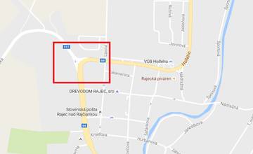 AKTUÁLNE: V Rajci na križovatke horí kamión