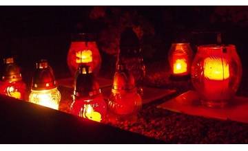 Cintoríny budú počas Pamiatky zosnulých otvorené nonstop, pripravený je aj dispečing