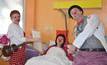 Zdravotní klauni priniesli do žilinskej nemocnice špeciálny Kôš humoru