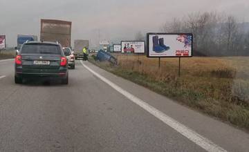 Na vjazde do Žiliny od Martina sa čaká viac ako pol hodinu v kolónach, dôvodom je nehoda