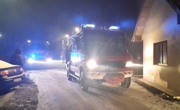 V Žilinskom kraji padajú stromy na cesty a autá, hasiči absolvovali už viac ako 20 výjazdov
