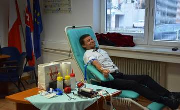 Zamestnanci úradu ŽSK darovali už viac ako 100 litrov krvi