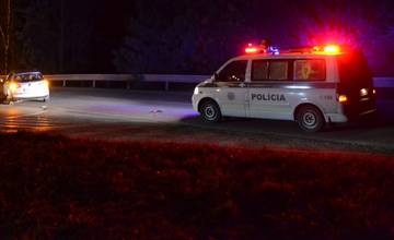 Pri Tepličke nad Váhom došlo k zrážke 2 vozidiel, premávka je čiastočne obmedzená