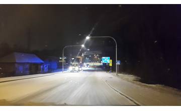 ŽSK informoval o pripravených 114 vozidlách zimnej údržby, cesty sú podľa vodičov neupravené