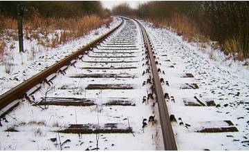 Aktuálne: Na železničnú trať Párnica - Kraľovany spadlo 7 lavín, doprava je zastavená