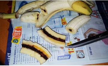 Čitateľ zakúpil v pobočke obchodného reťazca banány, po rozkrojení zostal zaskočený čiernym stredom