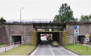 Železnice budú počas nocí opravovať most nad Kysuckou ulicou v Žiline