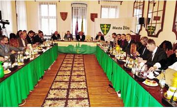 Mestskí poslanci dnes mimoriadne zasadnú, budú schvaľovať predloženia žiadostí o eurofondy