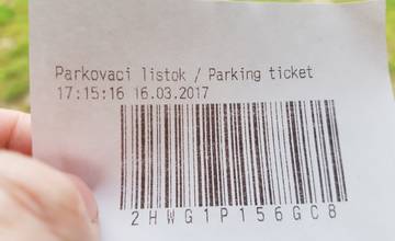 Na parkovacích lístkoch v nemocnici je nesprávny čas, vodiči nie sú ukrátení, problém sa rieši